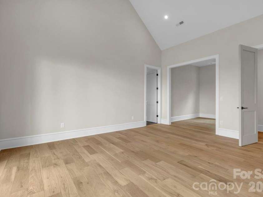 380 Greystone Drive, Boone, NC 28607.  MLS# CAR4367941, YatesRealty ID 22800. Main-level primary suite