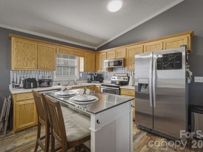 4240 Hickory Nut Ridge Road, Hudson, NC 28638.  MLS# CAR4369754, YatesRealty ID 22802. 