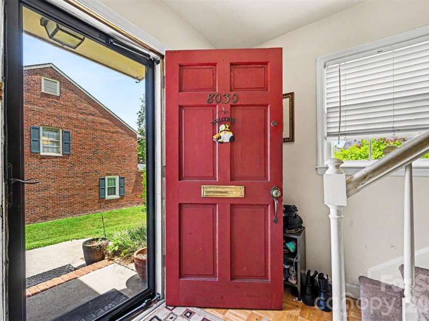 8030 Regent Park Lane, Charlotte, NC 28210.  MLS# CAR4381894, YatesRealty ID 22804. 