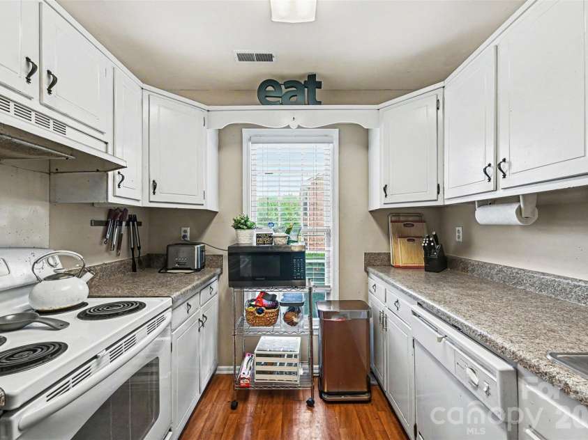 8030 Regent Park Lane, Charlotte, NC 28210.  MLS# CAR4381894, YatesRealty ID 22804. 
