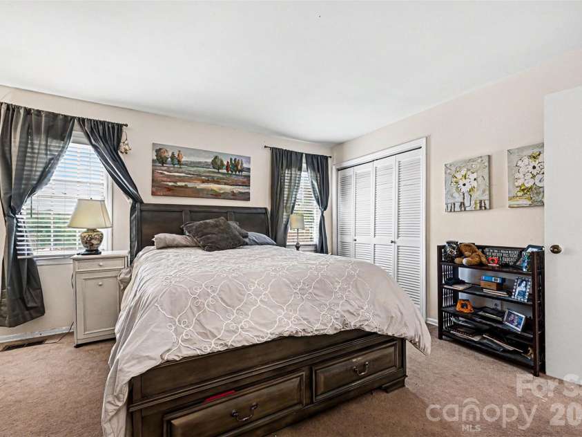 8030 Regent Park Lane, Charlotte, NC 28210.  MLS# CAR4381894, YatesRealty ID 22804. 