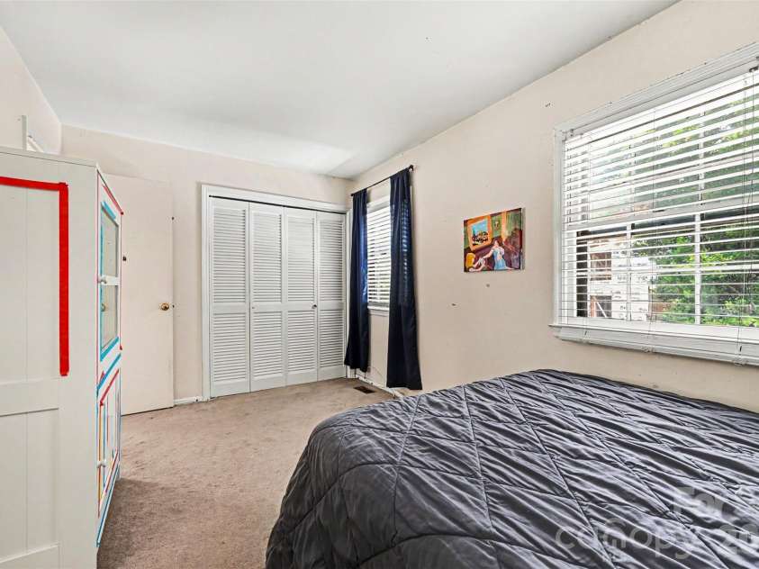 8030 Regent Park Lane, Charlotte, NC 28210.  MLS# CAR4381894, YatesRealty ID 22804. 