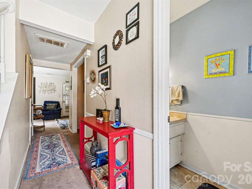8030 Regent Park Lane, Charlotte, NC 28210.  MLS# CAR4381894, YatesRealty ID 22804. 