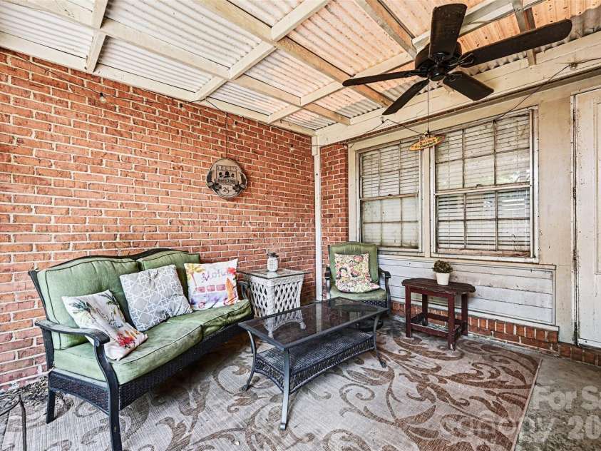 8030 Regent Park Lane, Charlotte, NC 28210.  MLS# CAR4381894, YatesRealty ID 22804. 