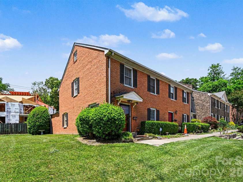 8030 Regent Park Lane, Charlotte, NC 28210.  MLS# CAR4381894, YatesRealty ID 22804. 