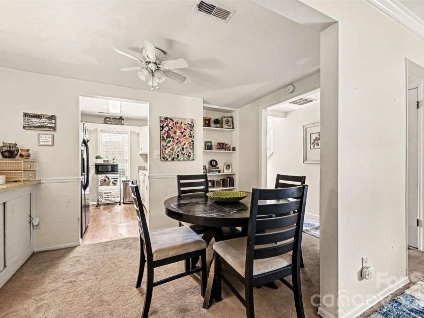 8030 Regent Park Lane, Charlotte, NC 28210.  MLS# CAR4381894, YatesRealty ID 22804. Separate dining room