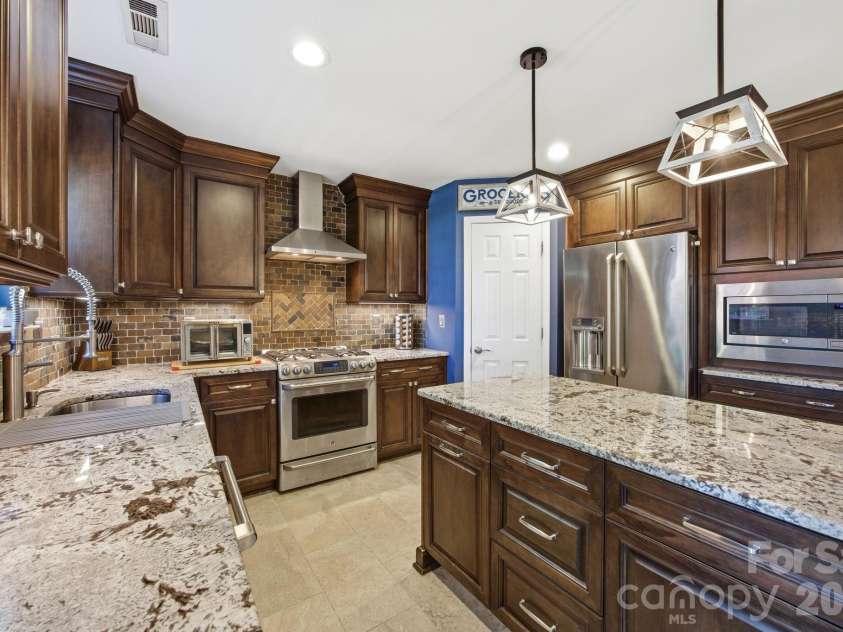 198 Glenn Allen Road, Mooresville, NC 28115.  MLS# CAR4382686, YatesRealty ID 22805. 