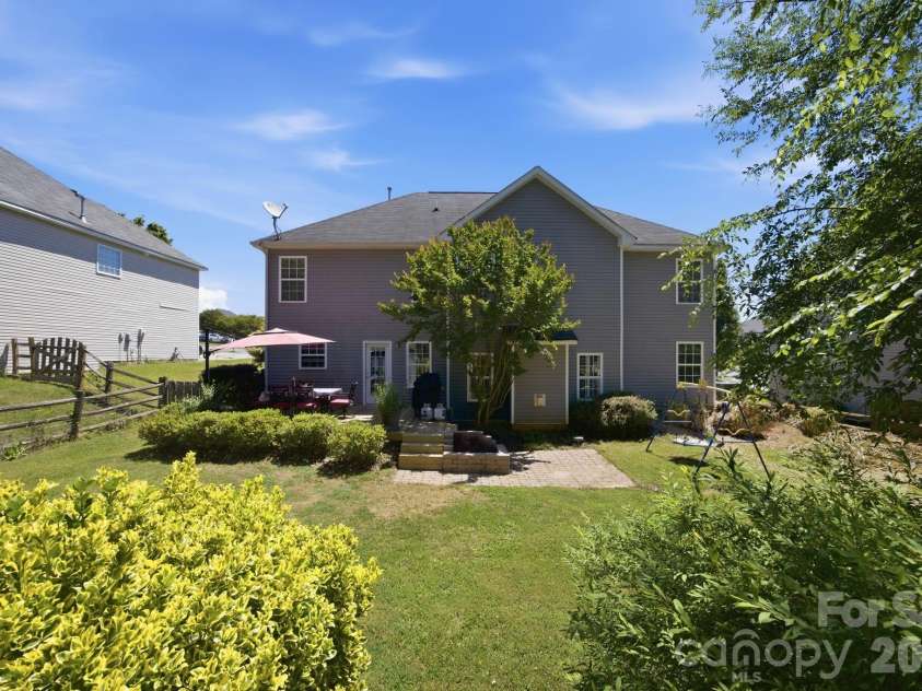 198 Glenn Allen Road, Mooresville, NC 28115.  MLS# CAR4382686, YatesRealty ID 22805. 