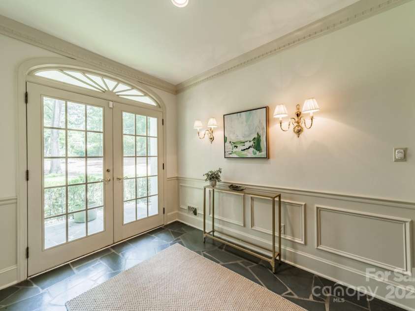 532 Courtney Lane, Matthews, NC 28105.  MLS# CAR4252271, YatesRealty ID 22805. Light-filled foyer welcomes you!