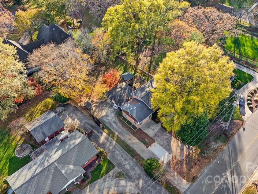 841 12th Avenue, Hickory, NC 28601.  MLS# CAR4264933, YatesRealty ID 22806. 