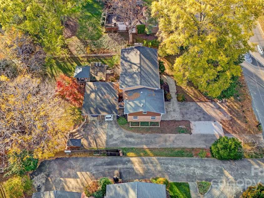 841 12th Avenue, Hickory, NC 28601.  MLS# CAR4264933, YatesRealty ID 22806. 