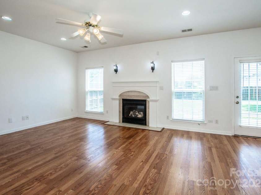 198 Devon Forest Drive, Mooresville, NC 28115.  MLS# CAR4275077, YatesRealty ID 22807. Great Room
