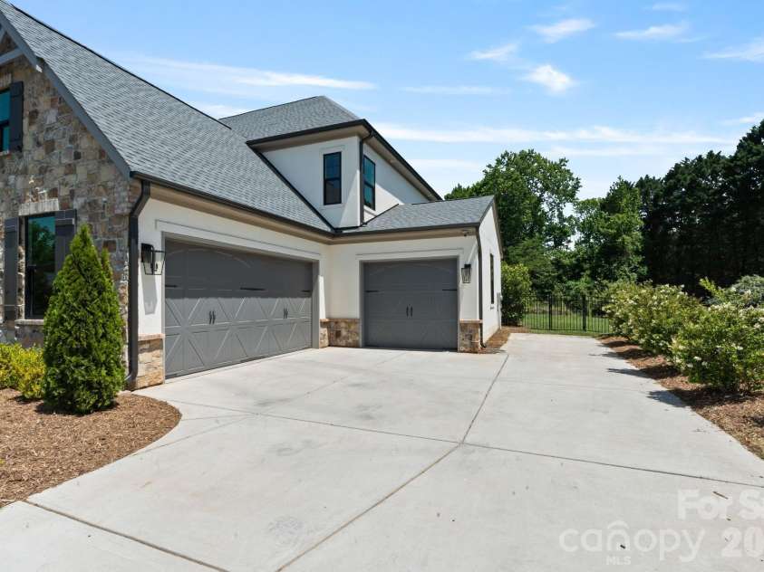 14109 Pinoli Pine Circle, Huntersville, NC 28078.  MLS# CAR4375355, YatesRealty ID 22809. 
