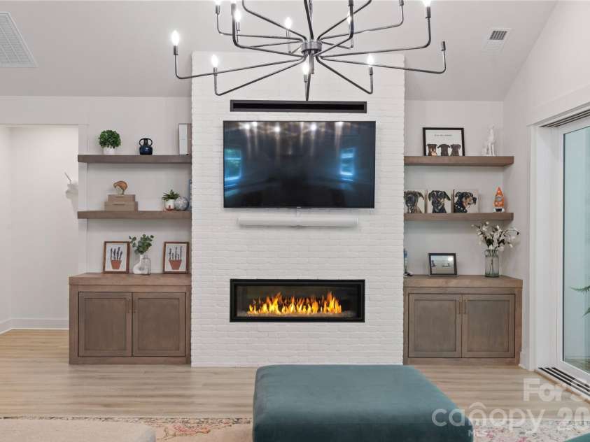 14109 Pinoli Pine Circle, Huntersville, NC 28078.  MLS# CAR4375355, YatesRealty ID 22809. 