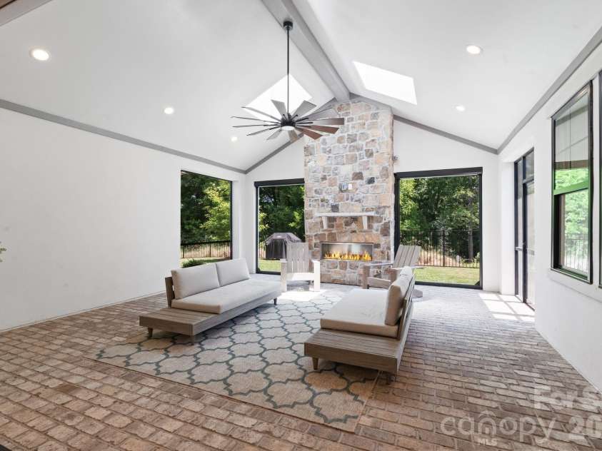 14109 Pinoli Pine Circle, Huntersville, NC 28078.  MLS# CAR4375355, YatesRealty ID 22809. 