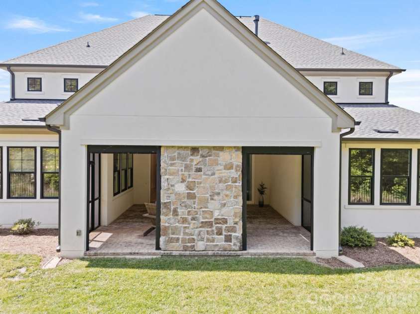 14109 Pinoli Pine Circle, Huntersville, NC 28078.  MLS# CAR4375355, YatesRealty ID 22809. 