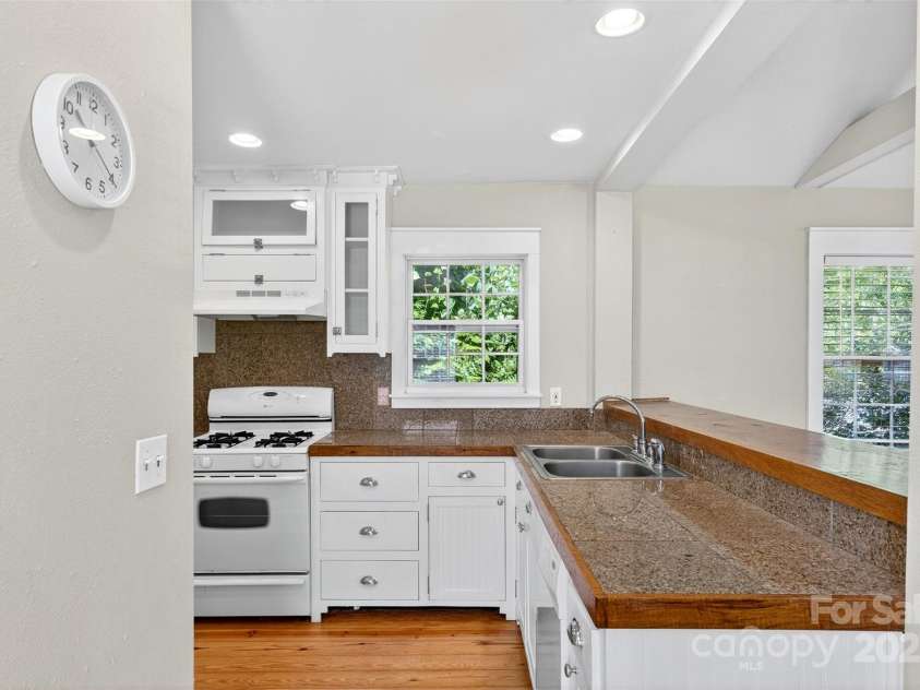 160 Howard Street, Tryon, NC 28782.  MLS# CAR4297948, YatesRealty ID 2281. 