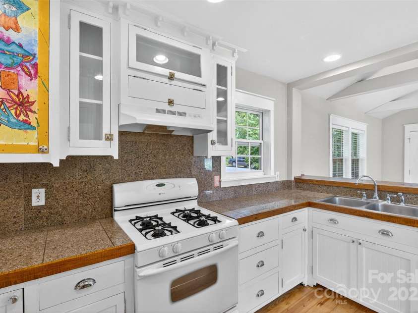 160 Howard Street, Tryon, NC 28782.  MLS# CAR4297948, YatesRealty ID 2281. 