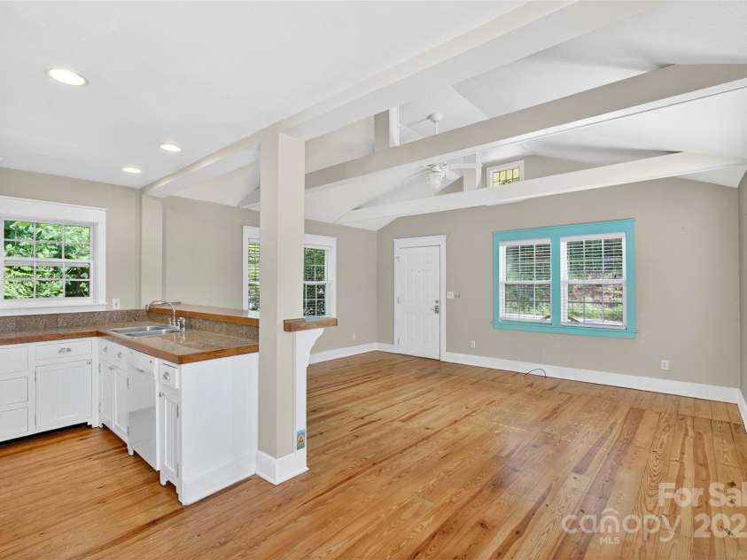 160 Howard Street, Tryon, NC 28782.  MLS# CAR4297948, YatesRealty ID 2281. 