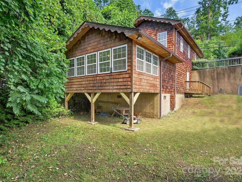 160 Howard Street, Tryon, NC 28782.  MLS# CAR4297948, YatesRealty ID 2281. 