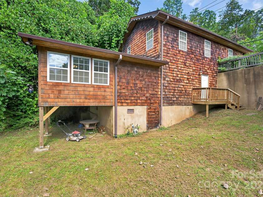 160 Howard Street, Tryon, NC 28782.  MLS# CAR4297948, YatesRealty ID 2281. 