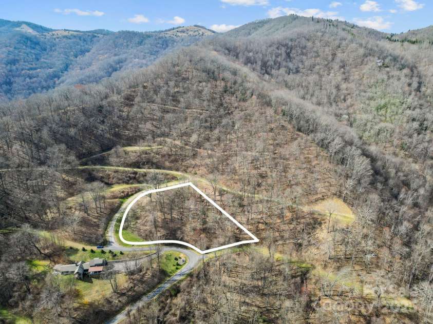 580 Freemont Drive, Leicester, NC 28748.  MLS# CAR4057787, YatesRealty ID 2281. 