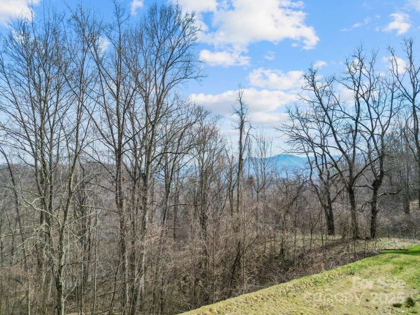 580 Freemont Drive, Leicester, NC 28748.  MLS# CAR4057787, YatesRealty ID 2281. 