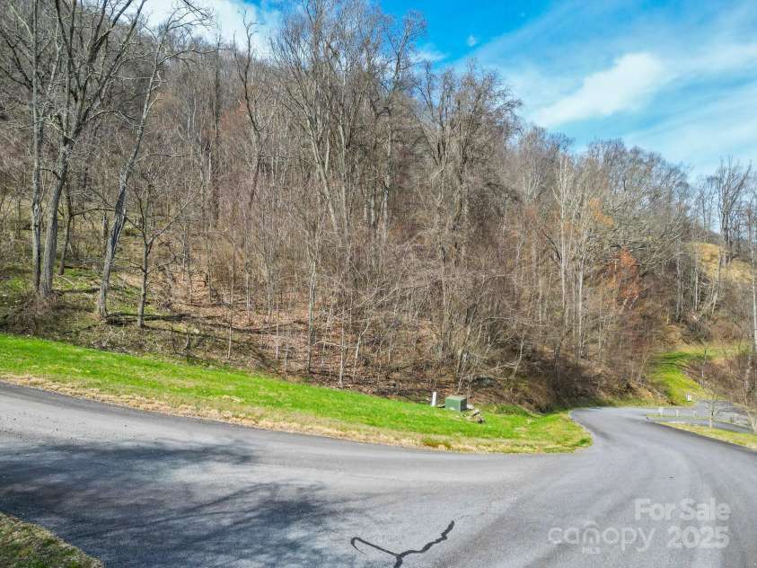 580 Freemont Drive, Leicester, NC 28748.  MLS# CAR4057787, YatesRealty ID 2281. 
