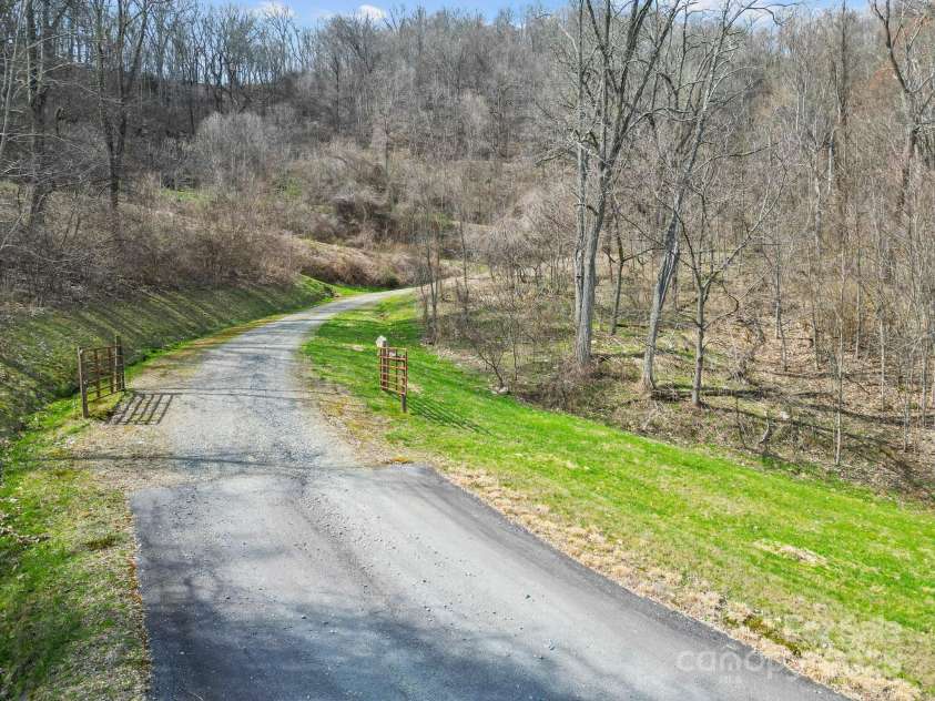 580 Freemont Drive, Leicester, NC 28748.  MLS# CAR4057787, YatesRealty ID 2281. 