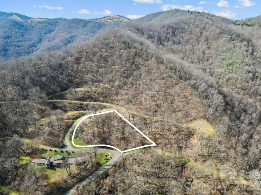 580 Freemont Drive, Leicester, NC 28748.  MLS# CAR4057787, YatesRealty ID 2281. 
