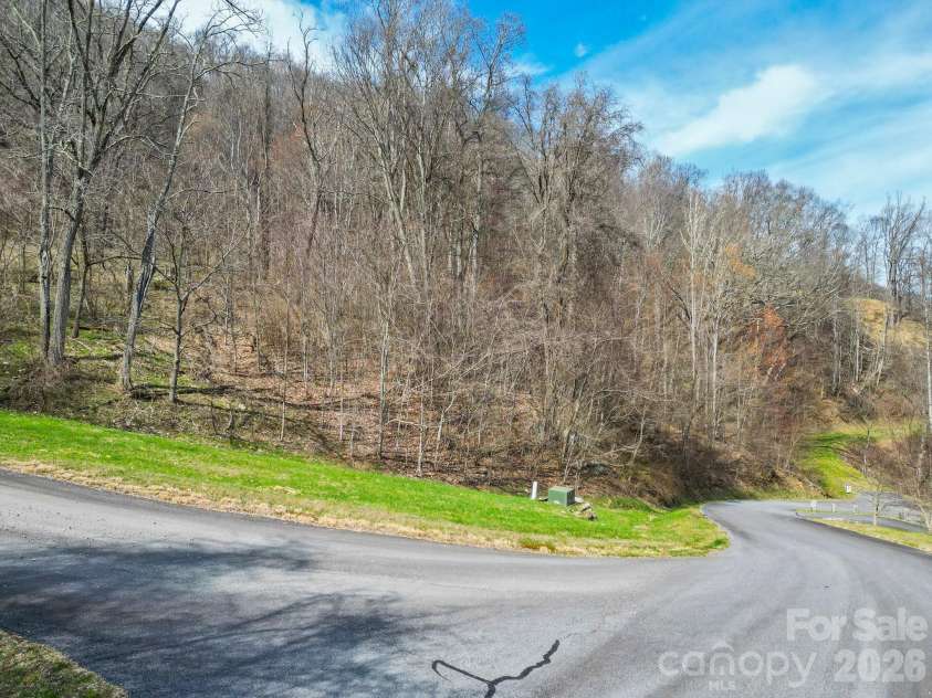 580 Freemont Drive, Leicester, NC 28748.  MLS# CAR4057787, YatesRealty ID 2281. 