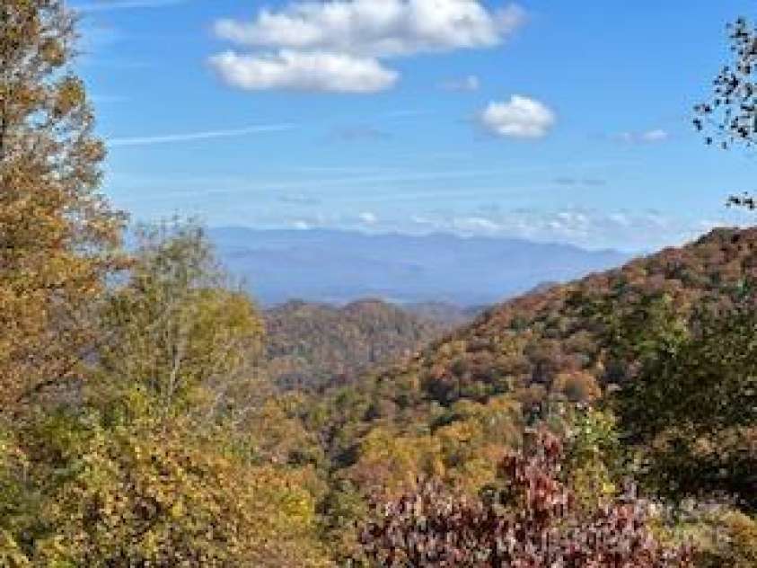 580 Freemont Drive, Leicester, NC 28748.  MLS# CAR4057787, YatesRealty ID 2281. Million Dollar Views!