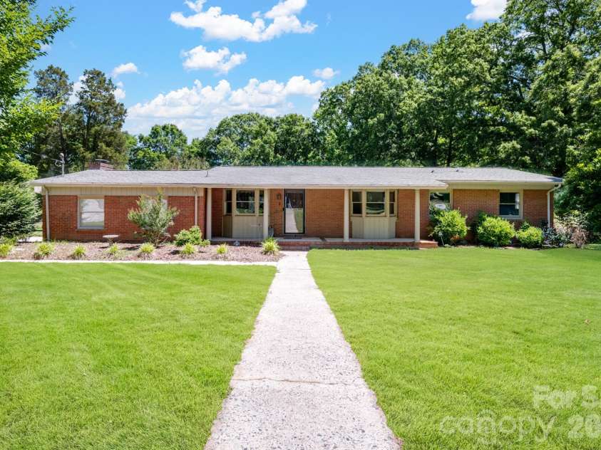 624 Patricia Avenue, Harrisburg, NC 28075.  MLS# CAR4382091, YatesRealty ID 22810. 