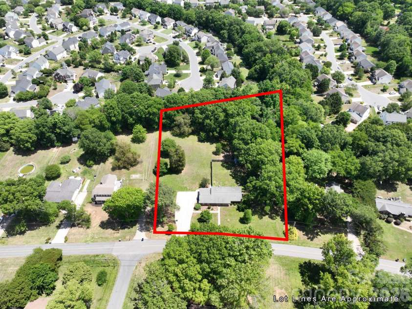 624 Patricia Avenue, Harrisburg, NC 28075.  MLS# CAR4382091, YatesRealty ID 22810. 