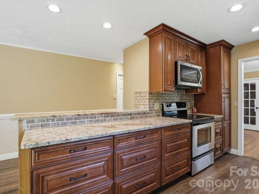 624 Patricia Avenue, Harrisburg, NC 28075.  MLS# CAR4382091, YatesRealty ID 22810. 