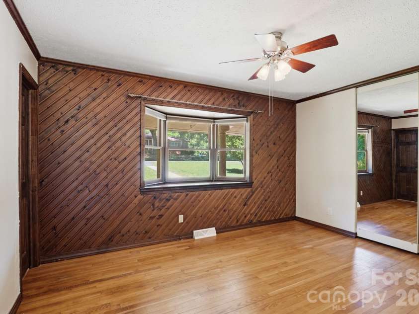 624 Patricia Avenue, Harrisburg, NC 28075.  MLS# CAR4382091, YatesRealty ID 22810. 