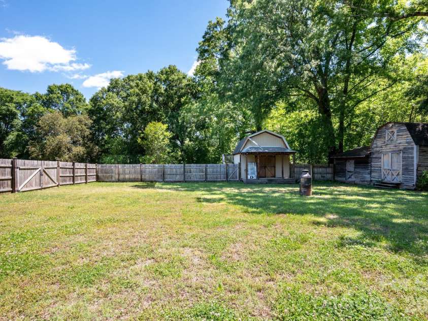 624 Patricia Avenue, Harrisburg, NC 28075.  MLS# CAR4382091, YatesRealty ID 22810. 