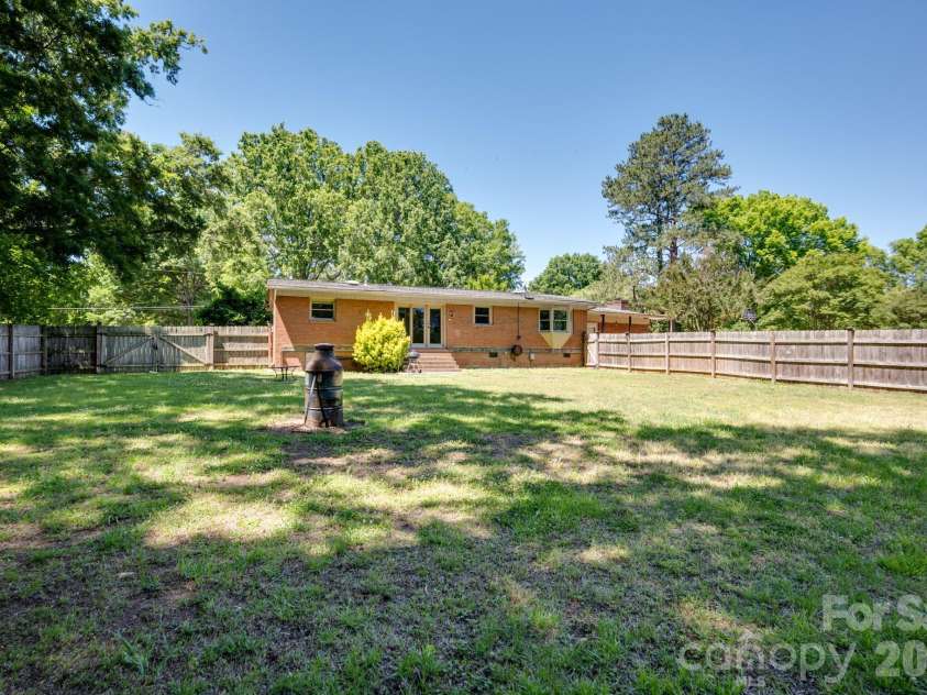 624 Patricia Avenue, Harrisburg, NC 28075.  MLS# CAR4382091, YatesRealty ID 22810. 