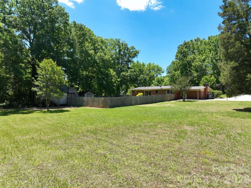 624 Patricia Avenue, Harrisburg, NC 28075.  MLS# CAR4382091, YatesRealty ID 22810. 