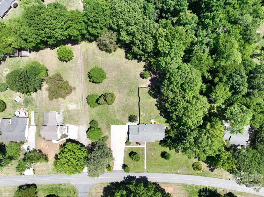 624 Patricia Avenue, Harrisburg, NC 28075.  MLS# CAR4382091, YatesRealty ID 22810. 