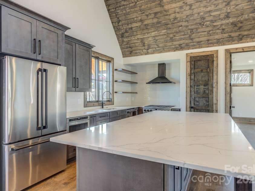 438 Sky Rock Trail, Banner Elk, NC 28604.  MLS# CAR4270077, YatesRealty ID 22811. 