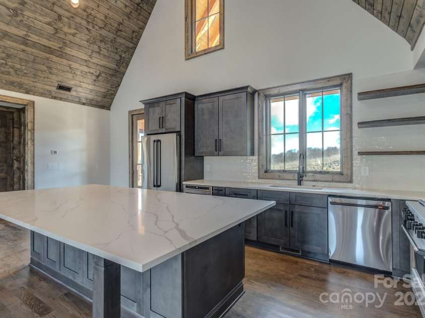 438 Sky Rock Trail, Banner Elk, NC 28604.  MLS# CAR4270077, YatesRealty ID 22811. 