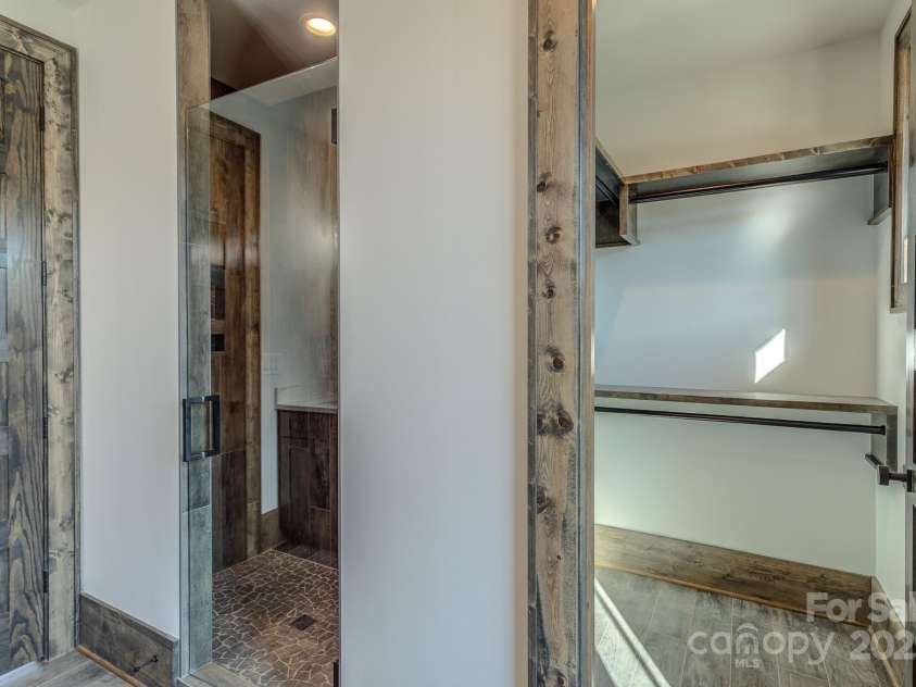 438 Sky Rock Trail, Banner Elk, NC 28604.  MLS# CAR4270077, YatesRealty ID 22811. 