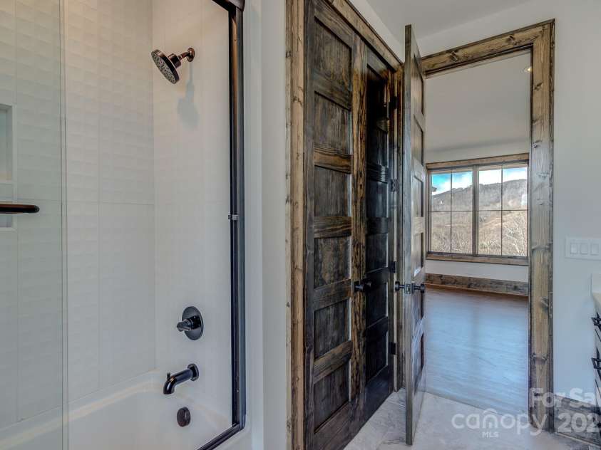 438 Sky Rock Trail, Banner Elk, NC 28604.  MLS# CAR4270077, YatesRealty ID 22811. 