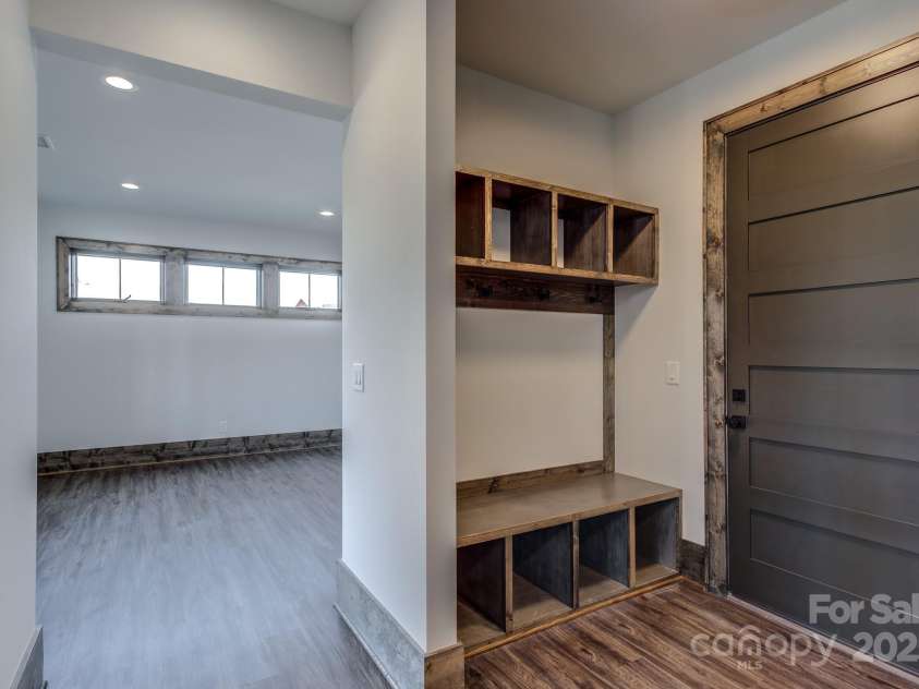 438 Sky Rock Trail, Banner Elk, NC 28604.  MLS# CAR4270077, YatesRealty ID 22811. 