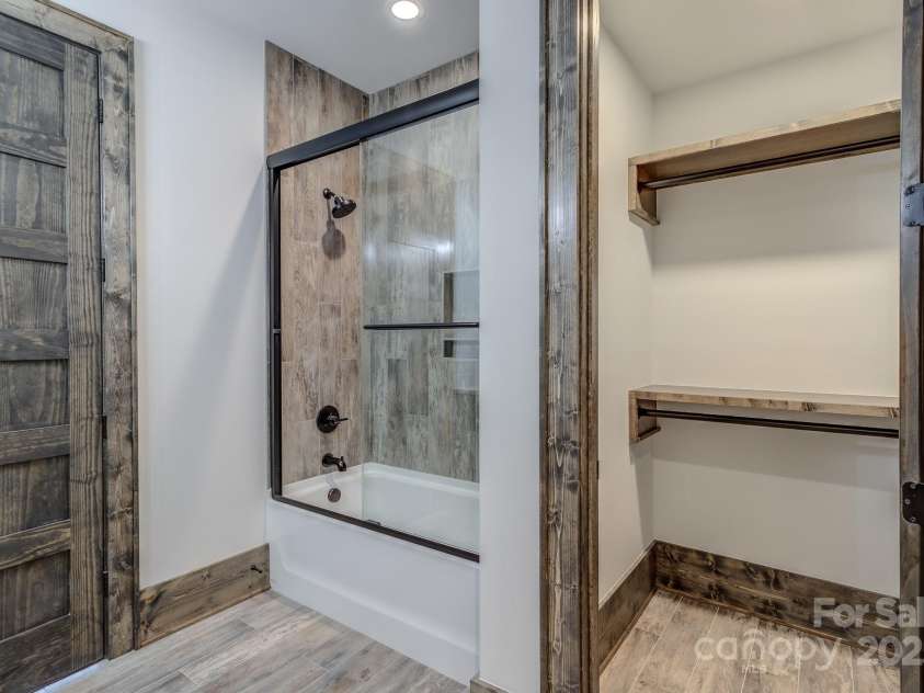 438 Sky Rock Trail, Banner Elk, NC 28604.  MLS# CAR4270077, YatesRealty ID 22811. 