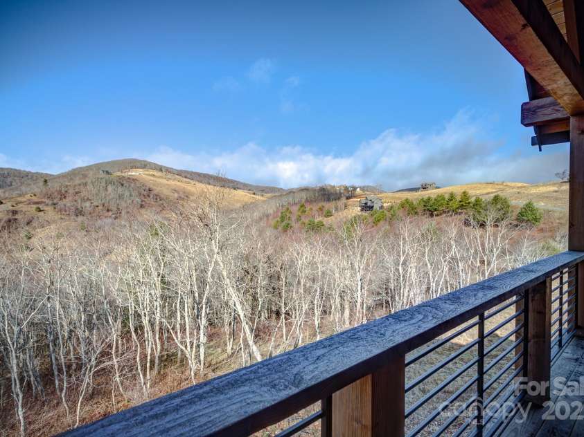 438 Sky Rock Trail, Banner Elk, NC 28604.  MLS# CAR4270077, YatesRealty ID 22811. 