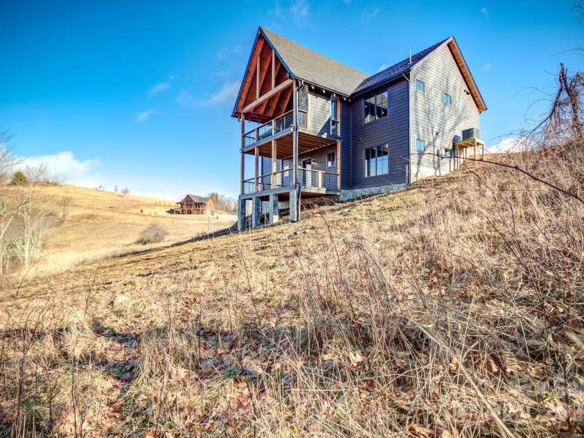 438 Sky Rock Trail, Banner Elk, NC 28604.  MLS# CAR4270077, YatesRealty ID 22811. 