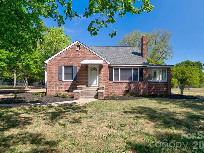 409 Maynard Street, Pageland, SC 29728.  MLS# CAR4370683, YatesRealty ID 22812. 