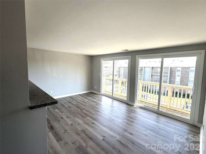 1604 Arlyn Circle, Charlotte, NC 28213.  MLS# CAR4393622, YatesRealty ID 22813. 